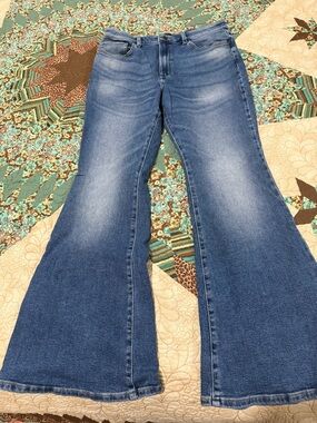 Lee Modern vintage size 33 Medium flare